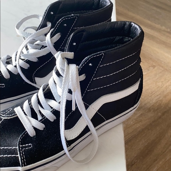 Vans - Picture 1 of 4